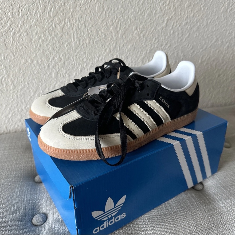 Adidas Samba OG Core Black / Wonder White / Silver Metallic Size: M 6.5 / W 7.5